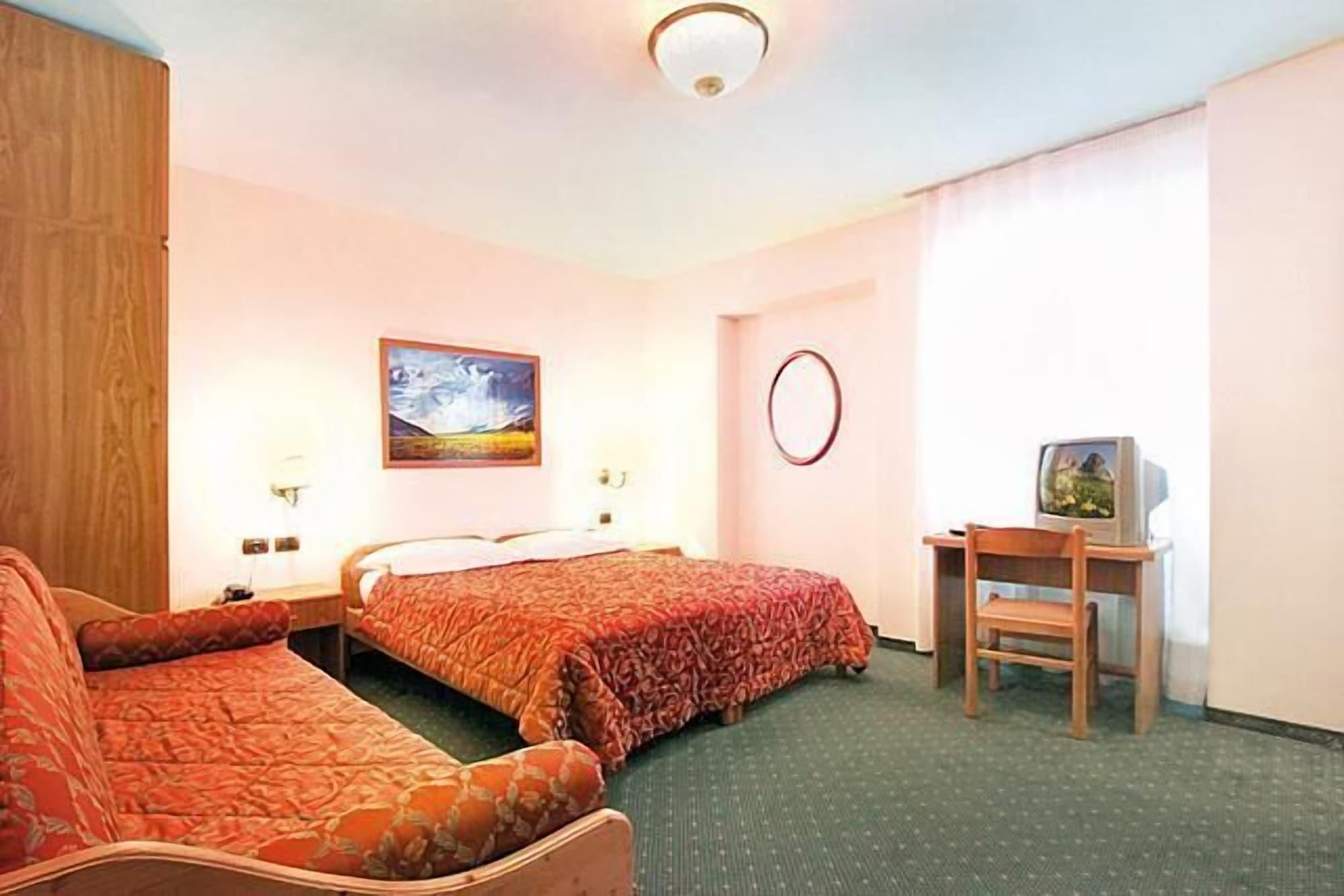 Hotel Il Caminetto Sport 卡纳泽伊 外观 照片