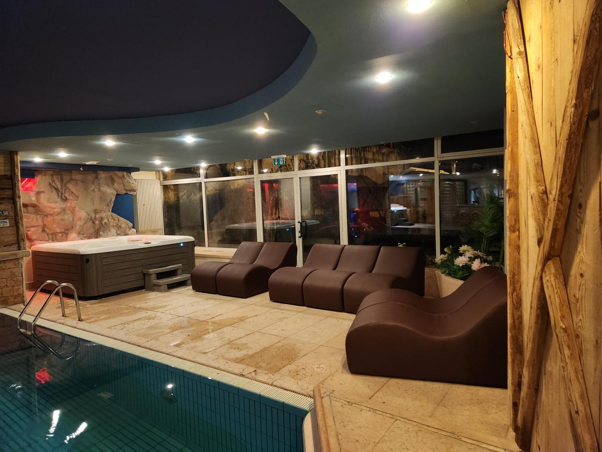 Hotel Il Caminetto Sport 卡纳泽伊 外观 照片