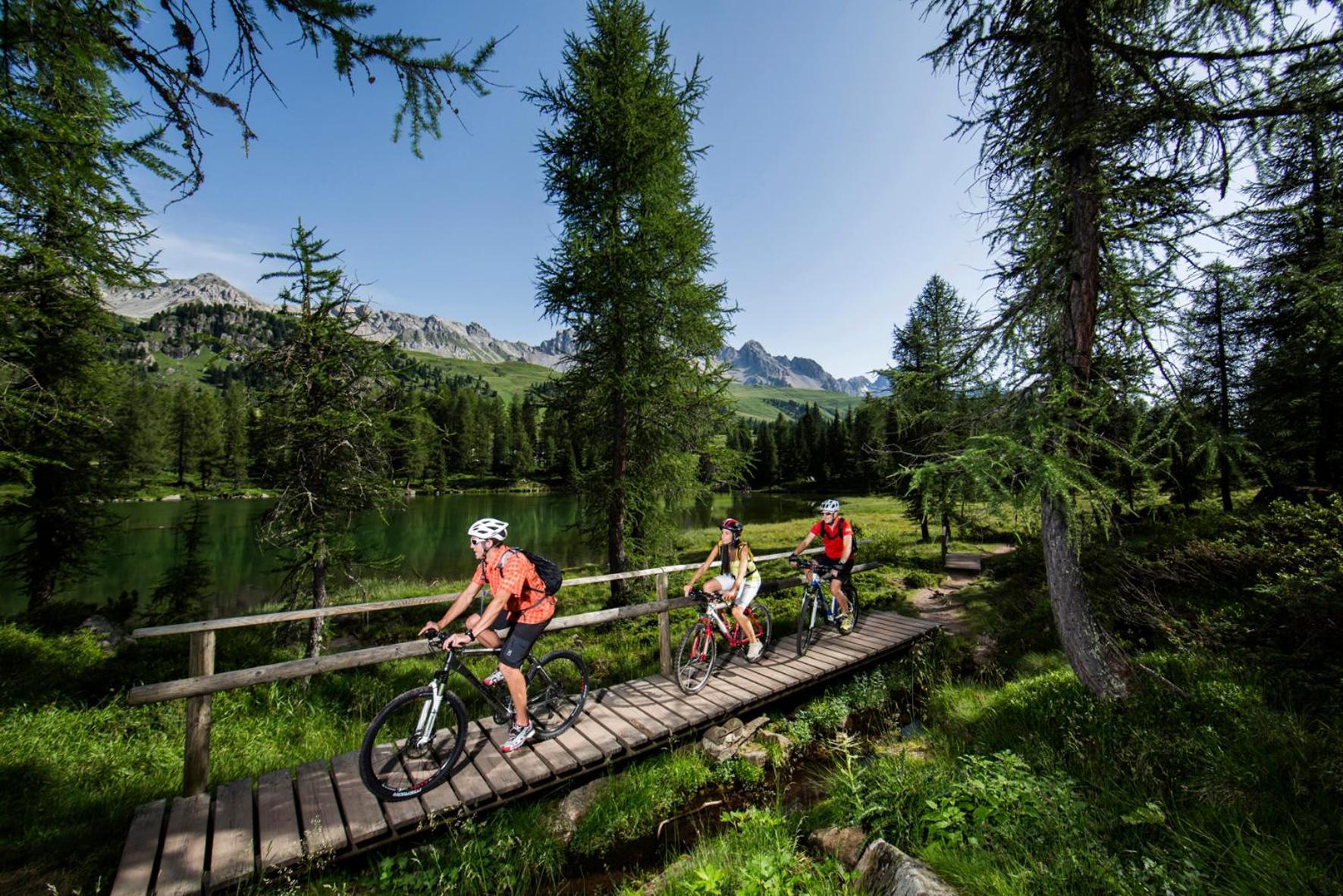 Hotel Il Caminetto Sport 卡纳泽伊 外观 照片